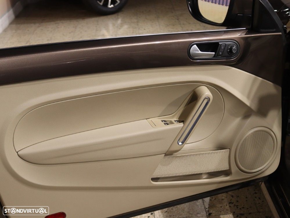 VW New Beetle Cabriolet 1.4 TSI Sport DSG - 23