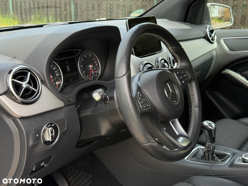 Mercedes-Benz Klasa B 180 BlueEFFICIENCY Edition Style - 15