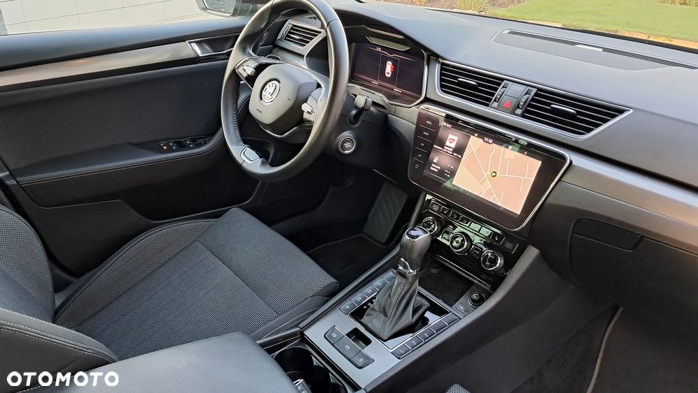 Skoda Superb 1.5 TSI Plug-in Hybrid L&K DSG - 19