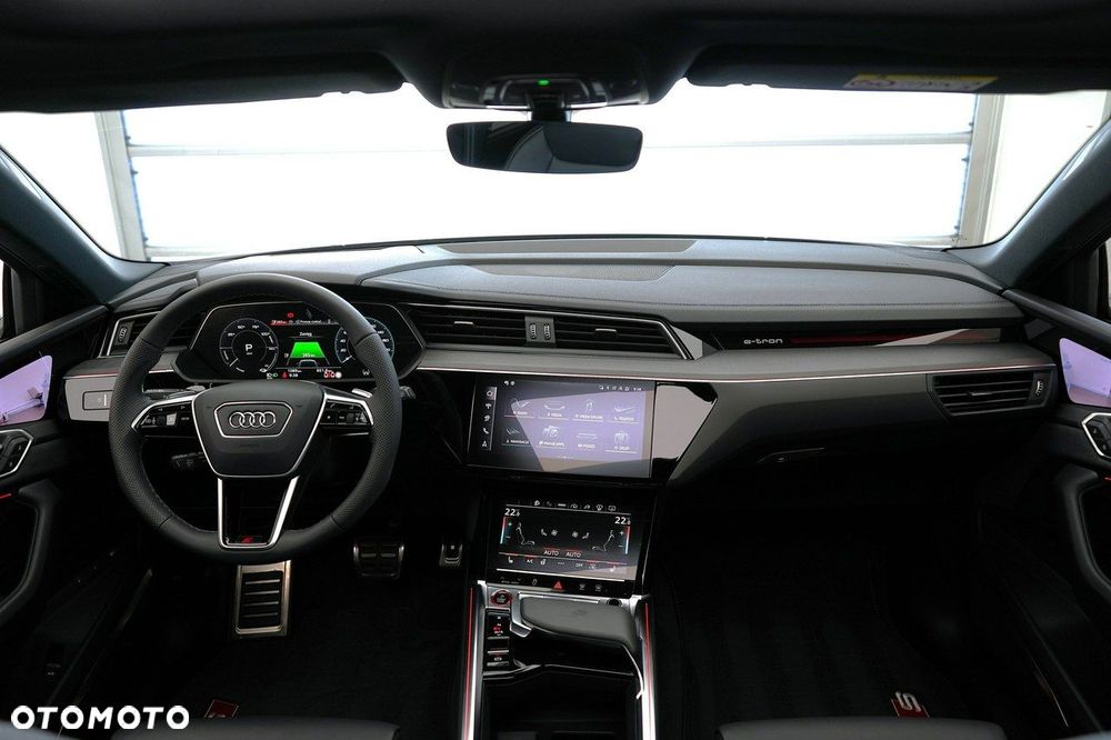 Audi SQ8 e-tron - 24