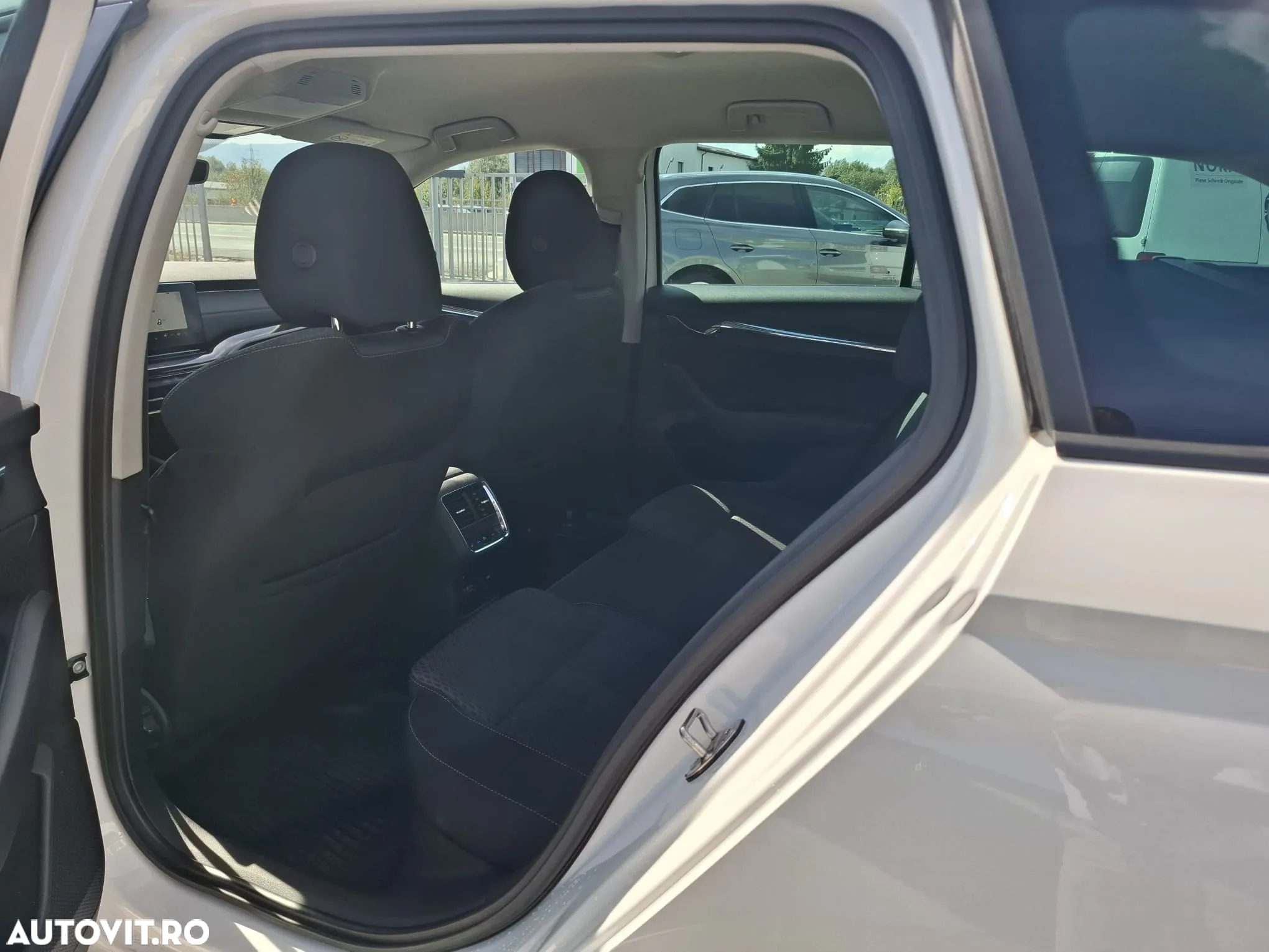 Skoda Octavia Combi 2.0 TDI DSG Style - 18