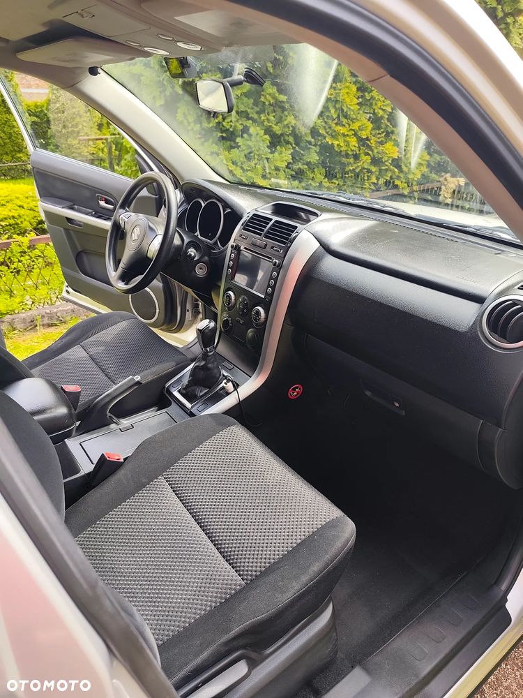 Suzuki Grand Vitara 2.0 Club - 7