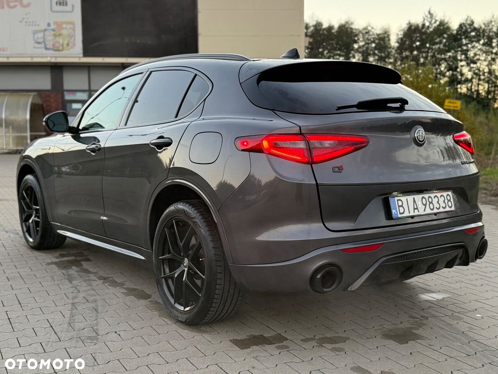 Alfa Romeo Stelvio 2.0 Turbo Veloce TI Q4 - 12