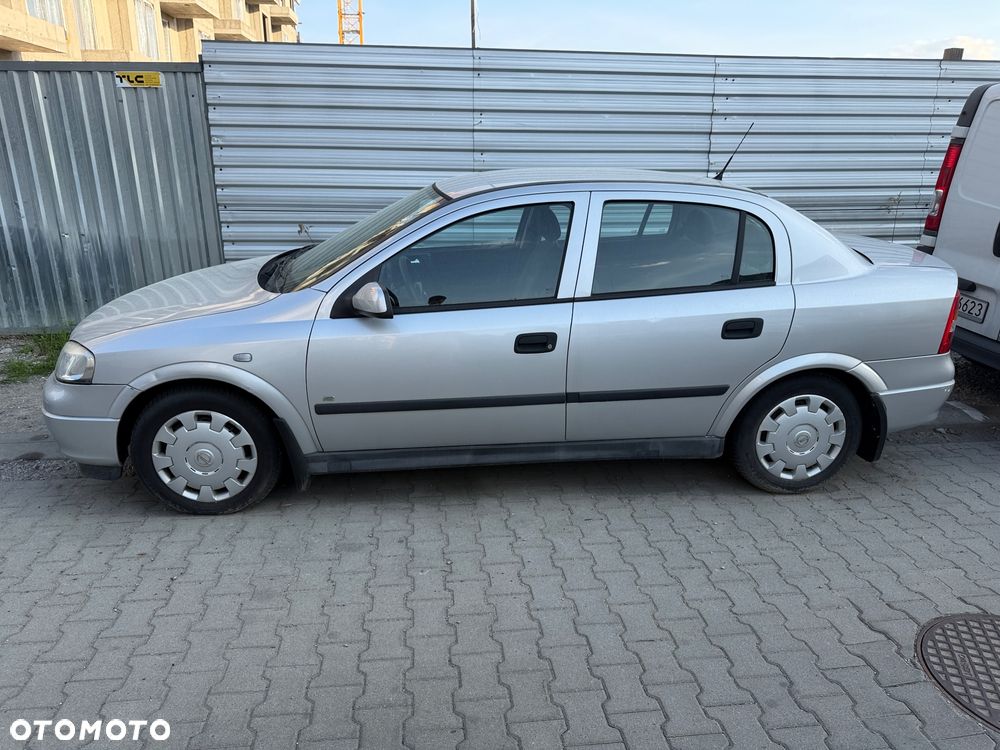 Opel Astra - 4