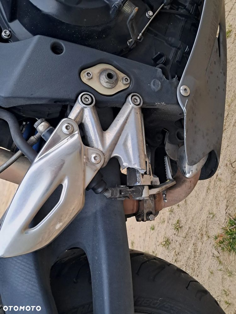 Triumph Street Triple - 10