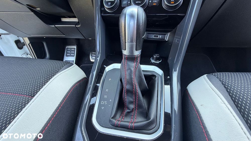 Volkswagen T-Roc 1.5 TSI OPF DSG R-Line - 24