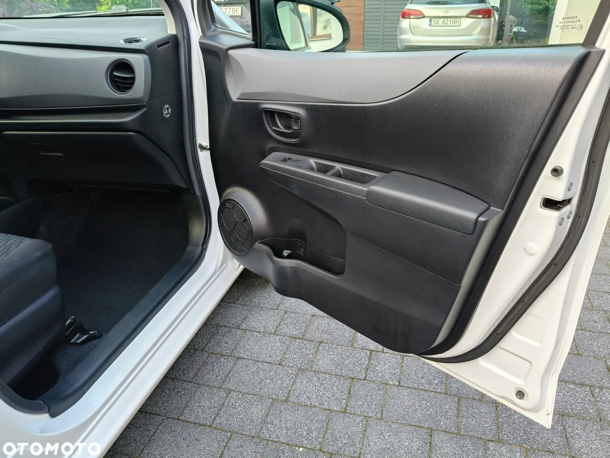 Toyota Yaris 1.0 VVT-i Cool - 17