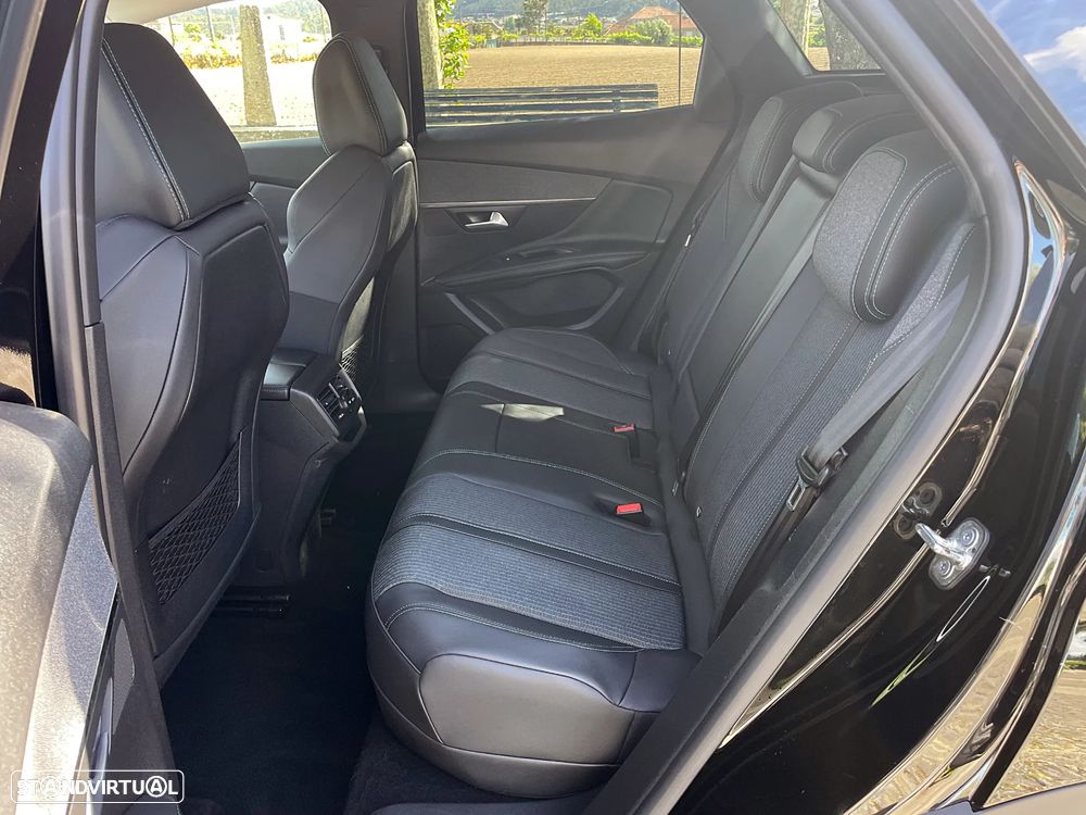 Peugeot 3008 1.6 Hybrid Allure Pack e-EAT8 - 23