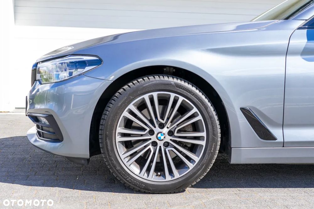 BMW Seria 5 520d M Sport Edition - 14