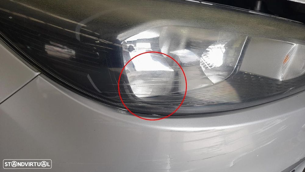 Ótica / farol direita FORD Focus III Carrinha - 3