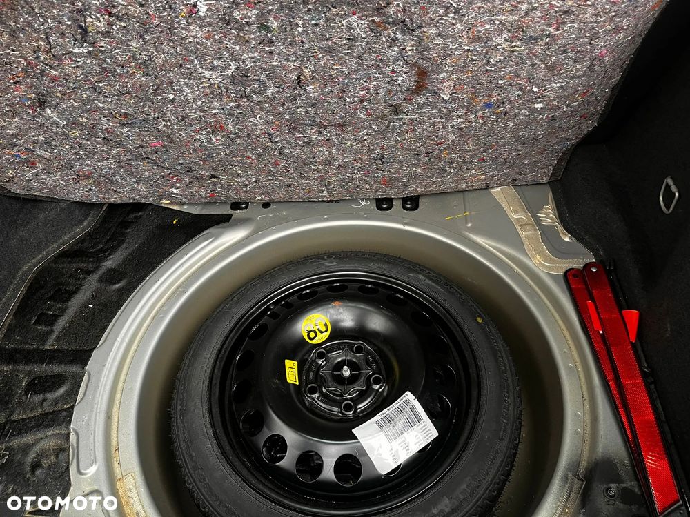 Opel Astra 1.6 Turbo Edition - 11