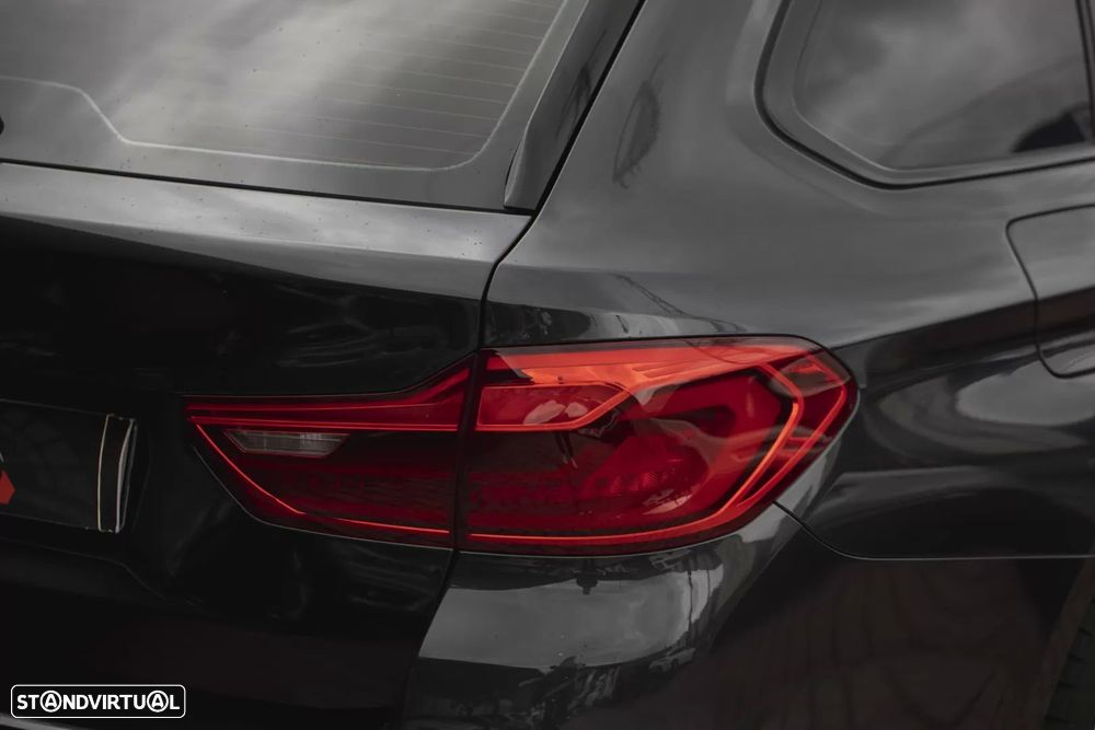 BMW 520 d Pack Desportivo M Auto - 35