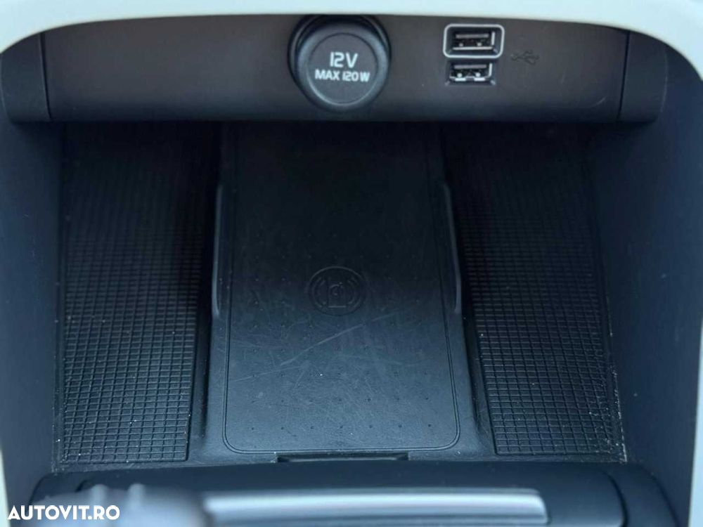 Volvo XC 40 - 25