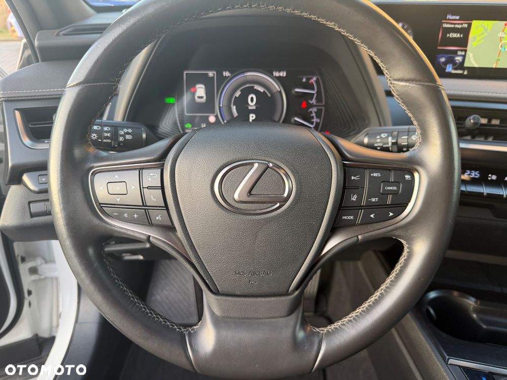 Lexus UX 250h - 21
