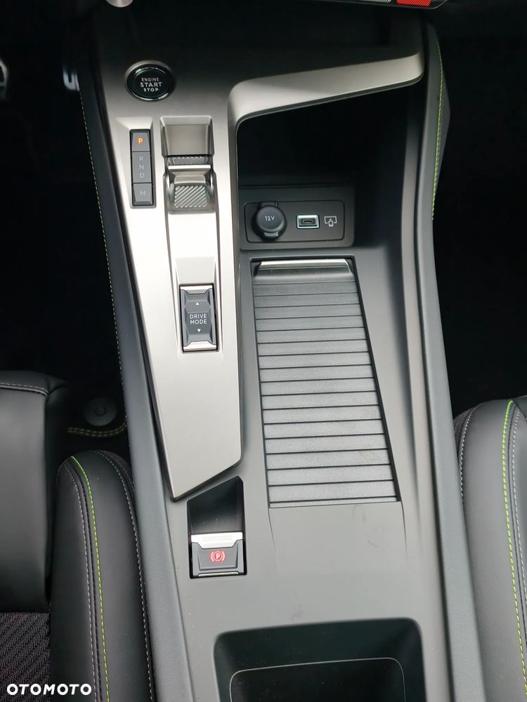 Peugeot 408 1.2 PureTech mHEV GT S&S e-DSC6 - 21