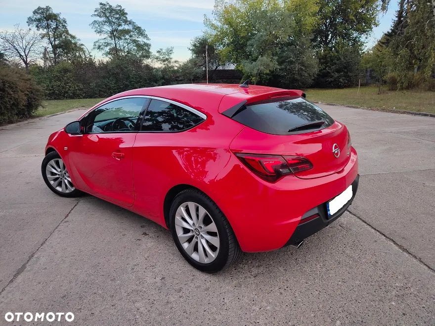 Opel Astra IV GTC 1.6 T Sport - 2