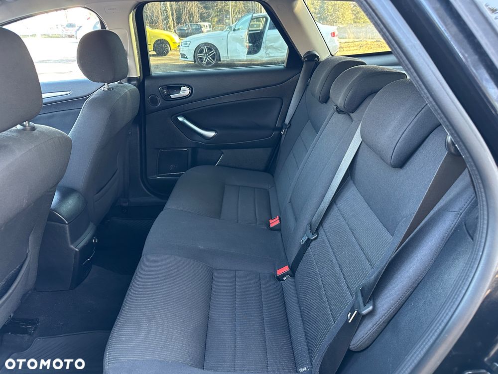 Ford Mondeo 2.3 Silver X - 28