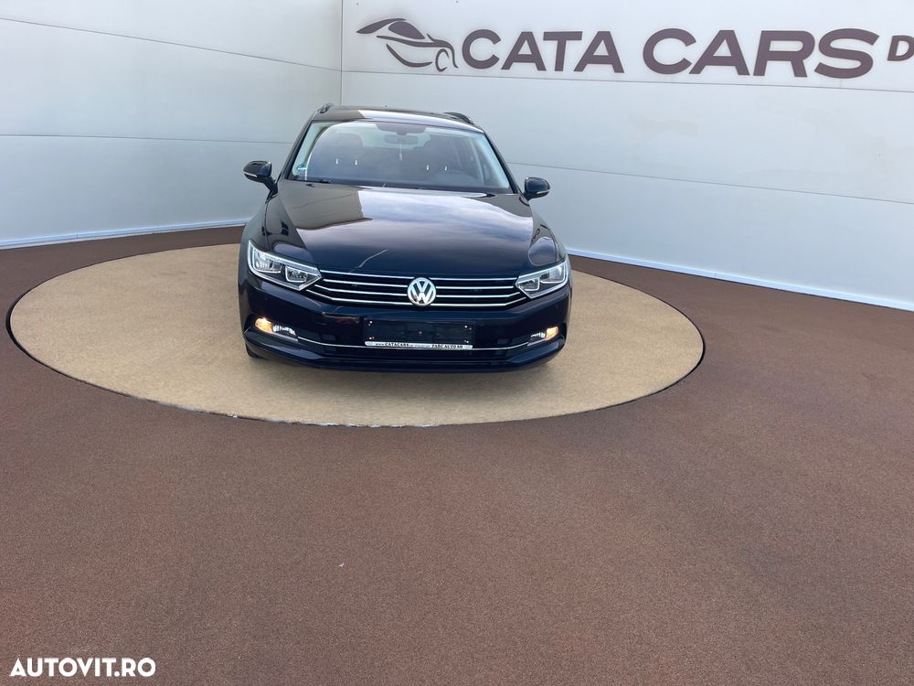 Volkswagen Passat - 1