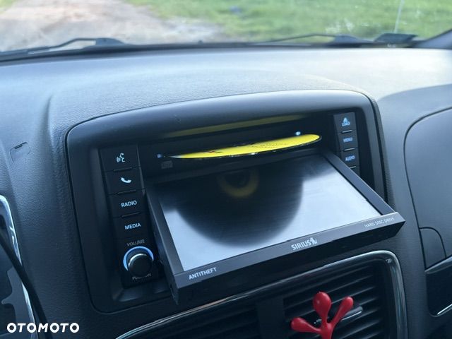 Dodge Grand Caravan - 17