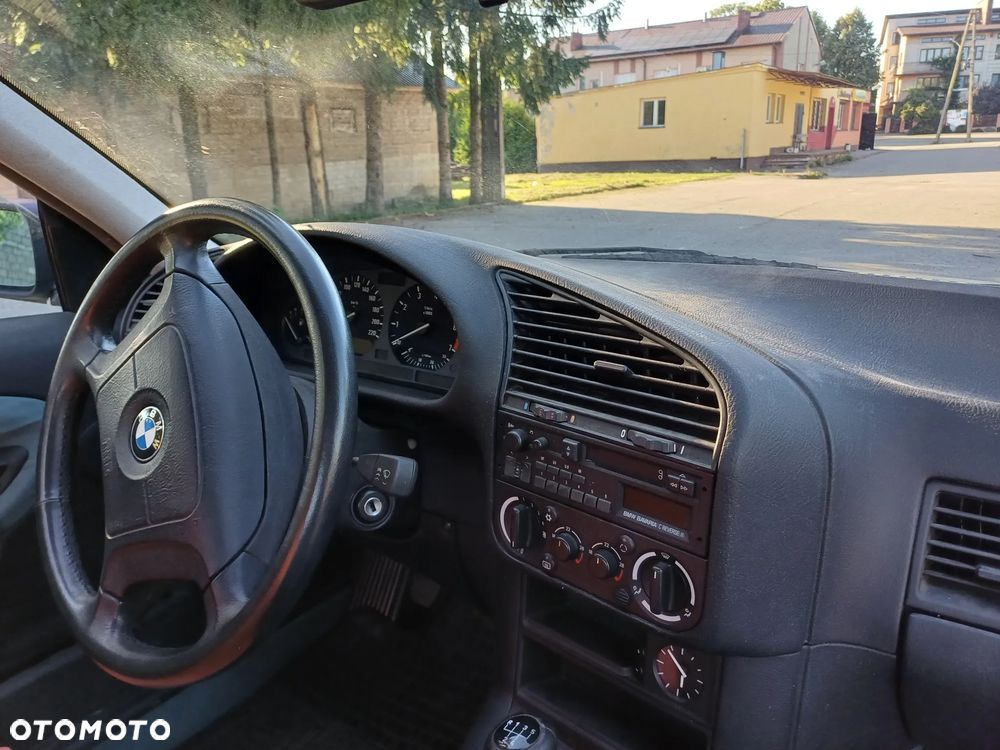 BMW Seria 3 316i - 8