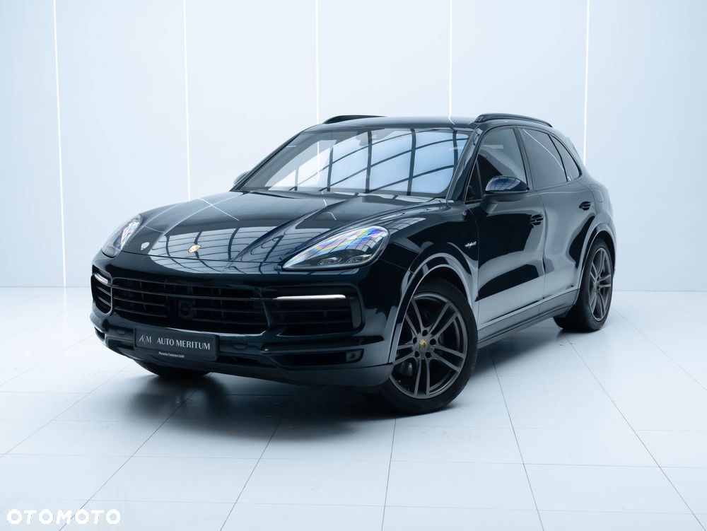 Porsche Cayenne - 1