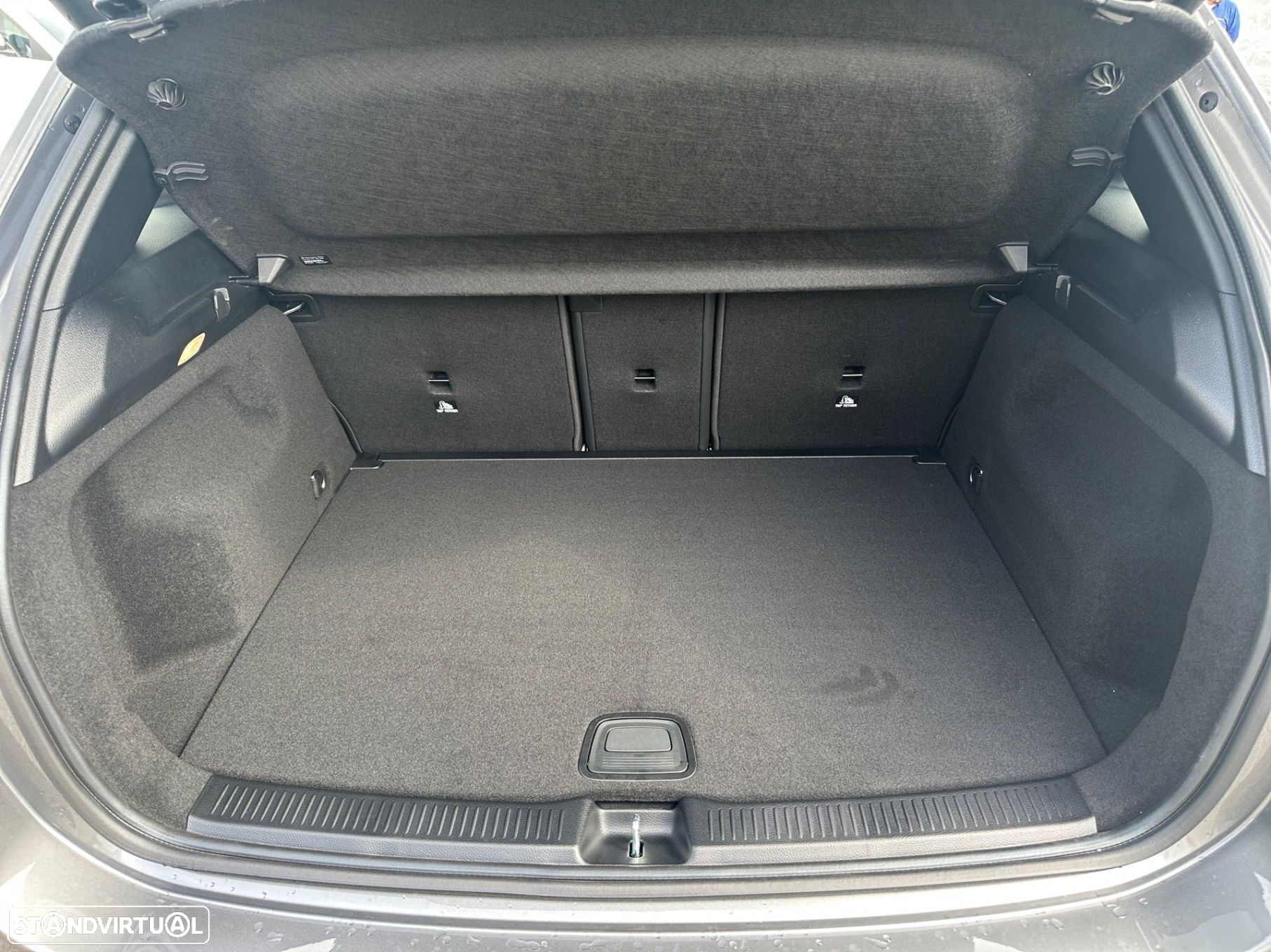 Mercedes-Benz B 180 d - 11