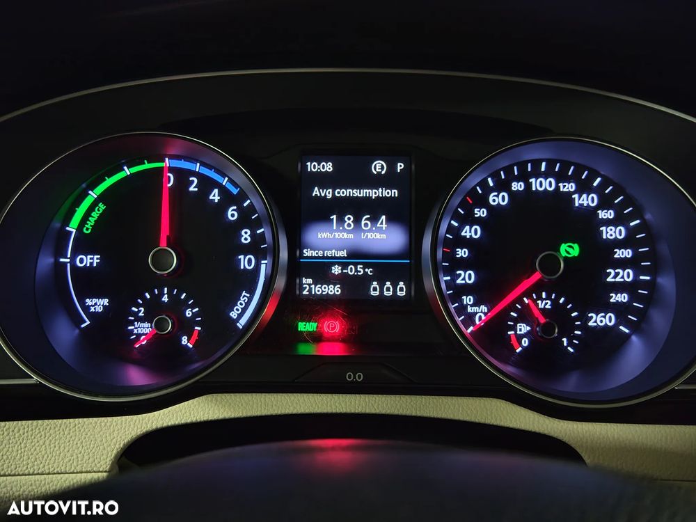 Volkswagen Passat - 15