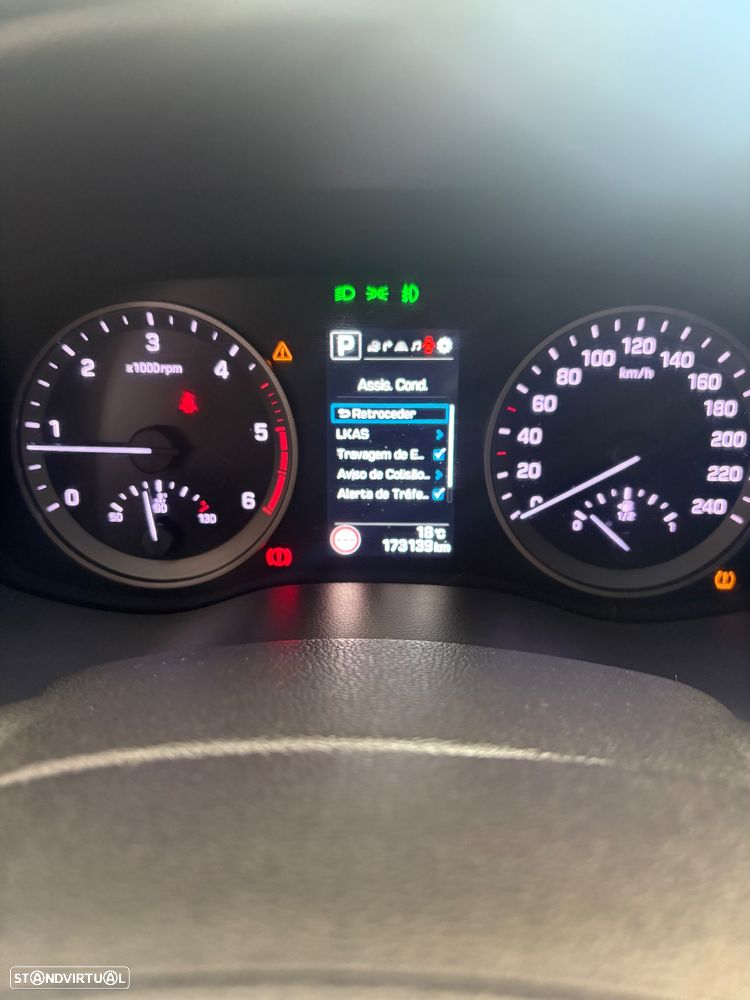 Hyundai Tucson 1.7 CRDi Premium DCT - 29