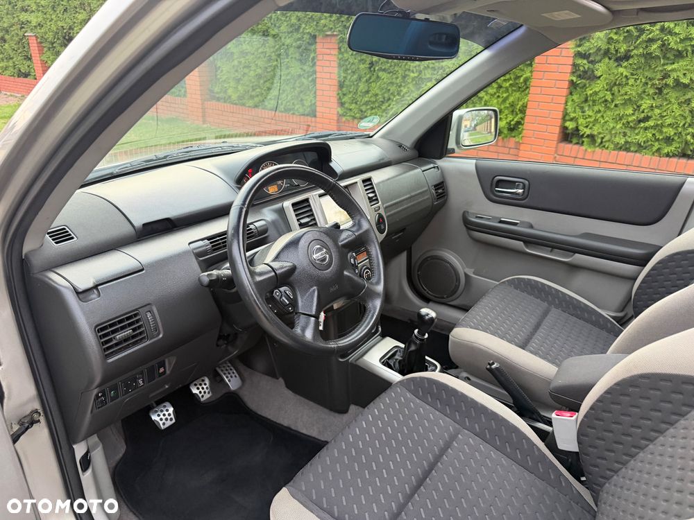 Nissan X-Trail 2.2 dCi 4x4 Columbia - 40