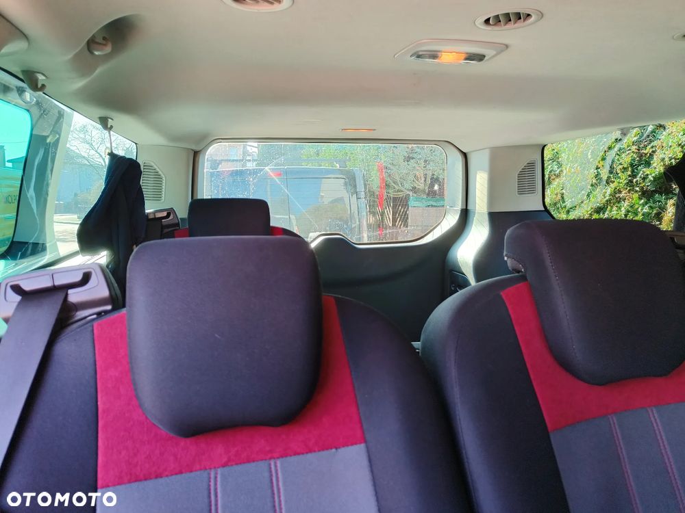 Ford Tourneo Custom 300 L2H1 VA Titanium - 23