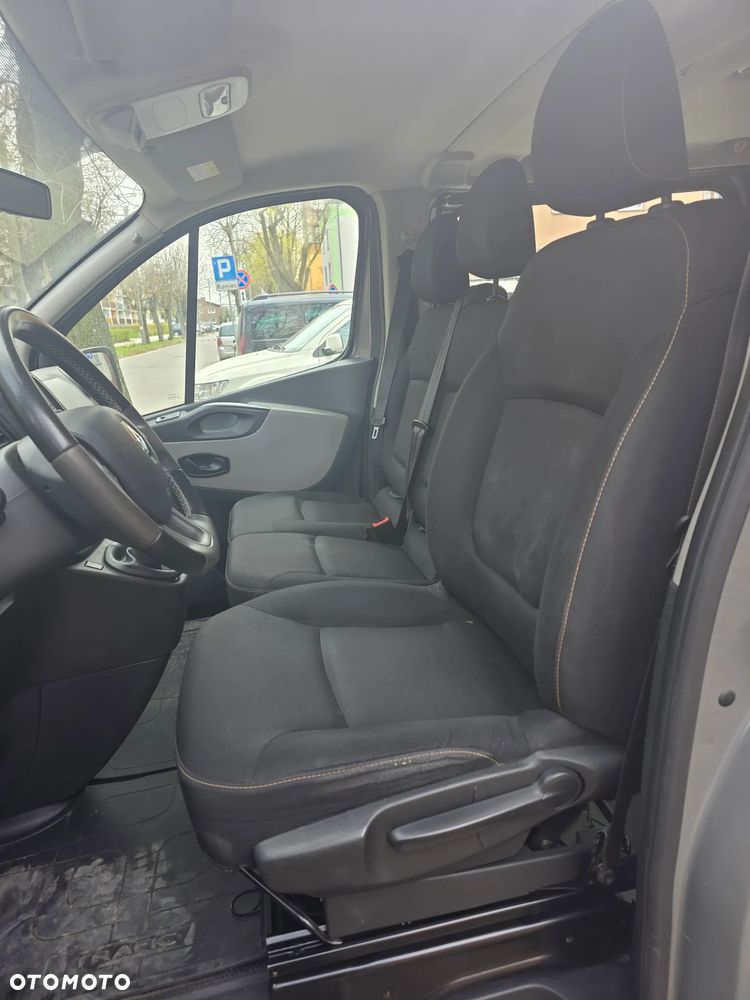 Renault Trafic Grand 1.6 dCi - 9
