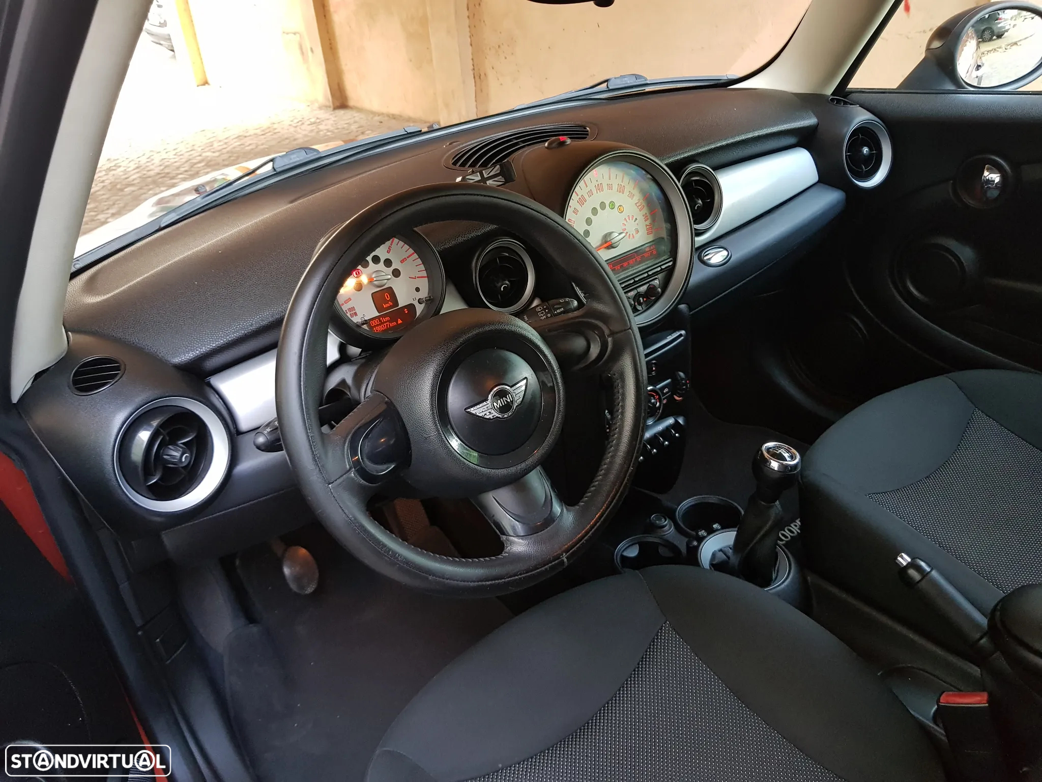 MINI 3 Portas One D - 14