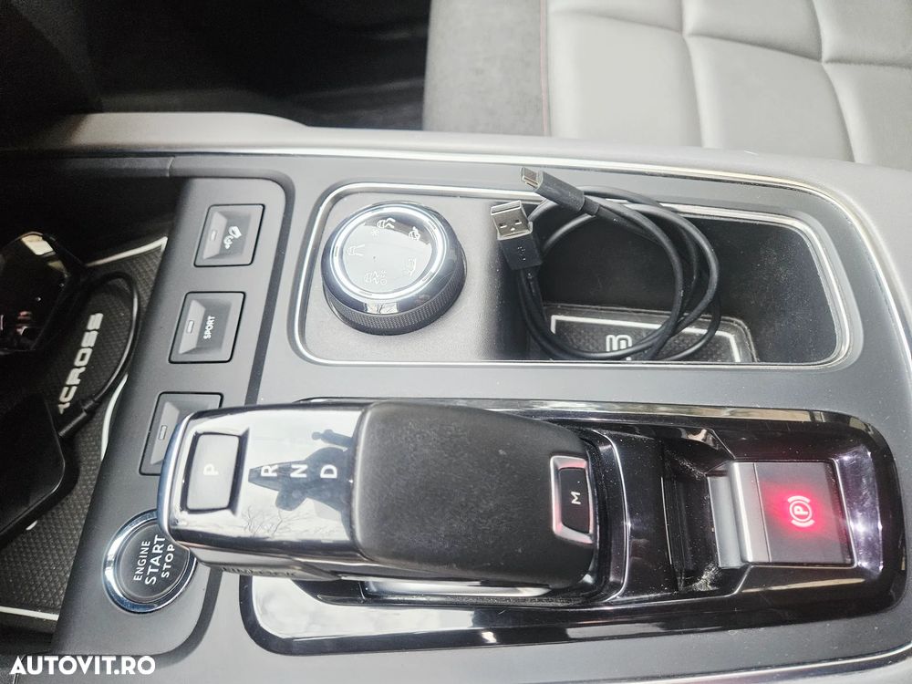 Citroën C5 Aircross 1.6 PureTech S&S EAT8 Shine - 12