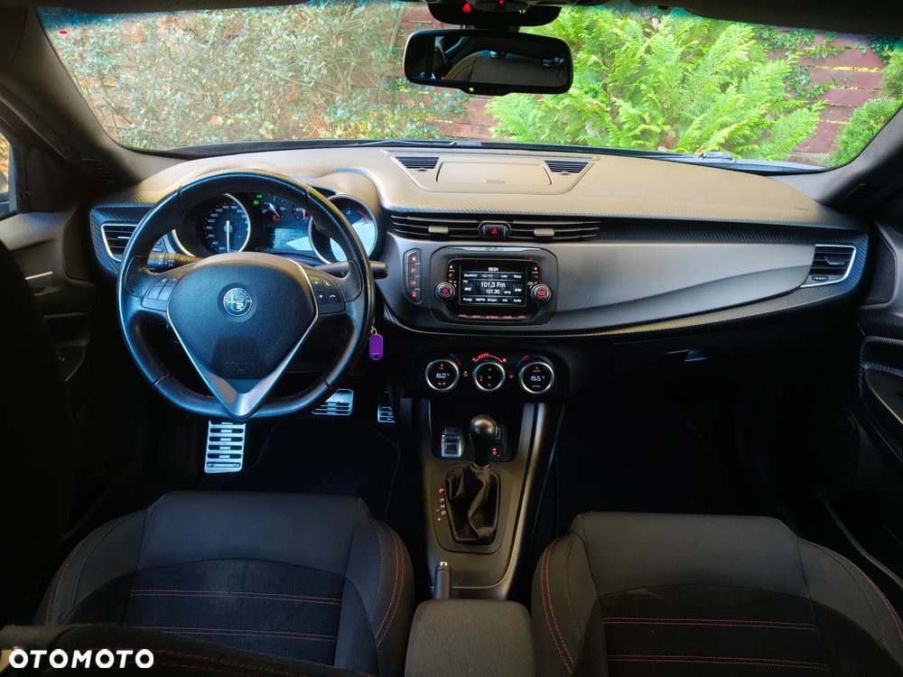 Alfa Romeo Giulietta 2.0 JTDM Exclusive TCT - 16