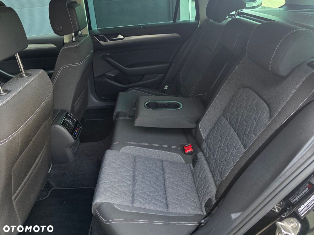 Volkswagen Passat Variant 2.0 TDI EVO Business DSG - 14