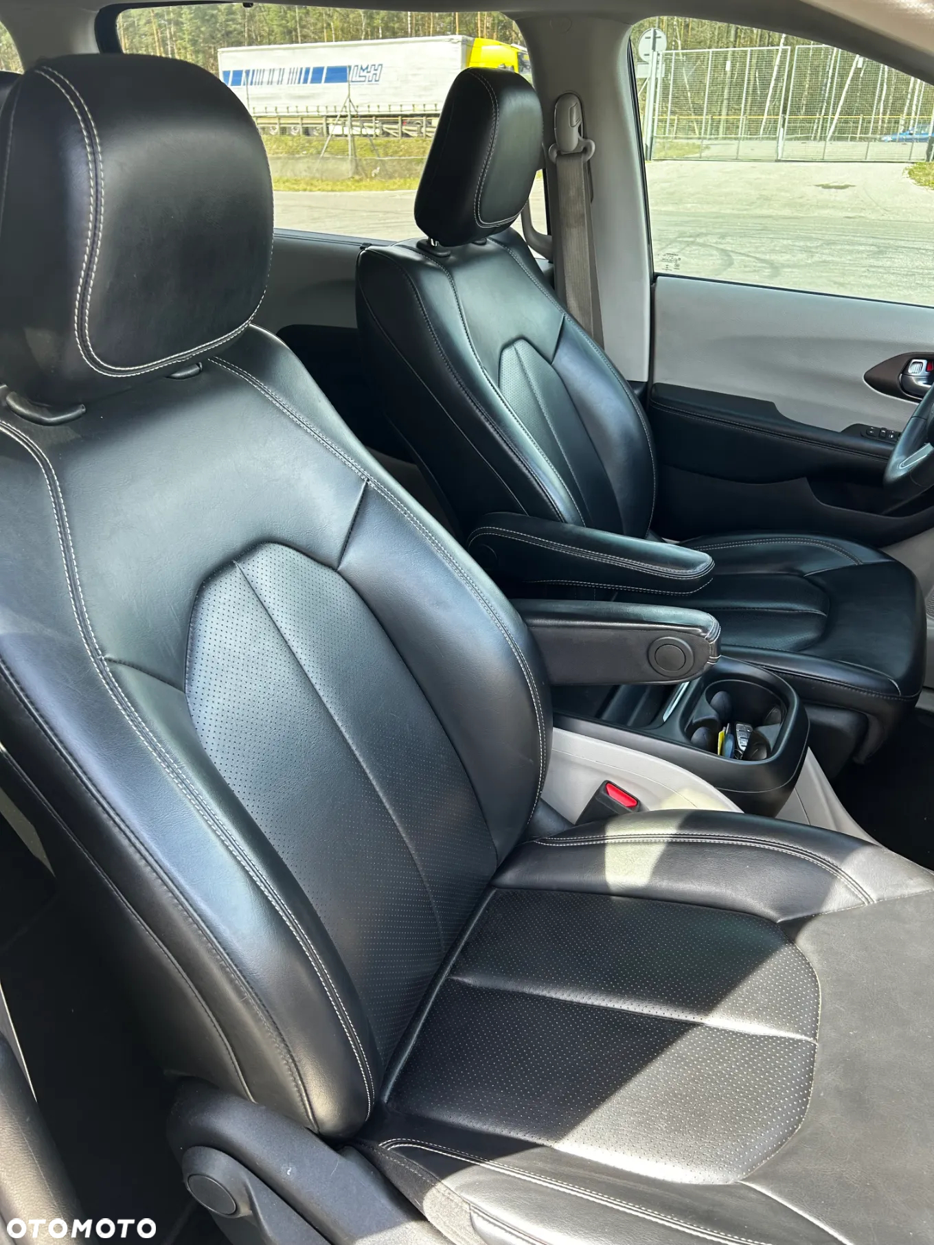 Chrysler Pacifica - 18