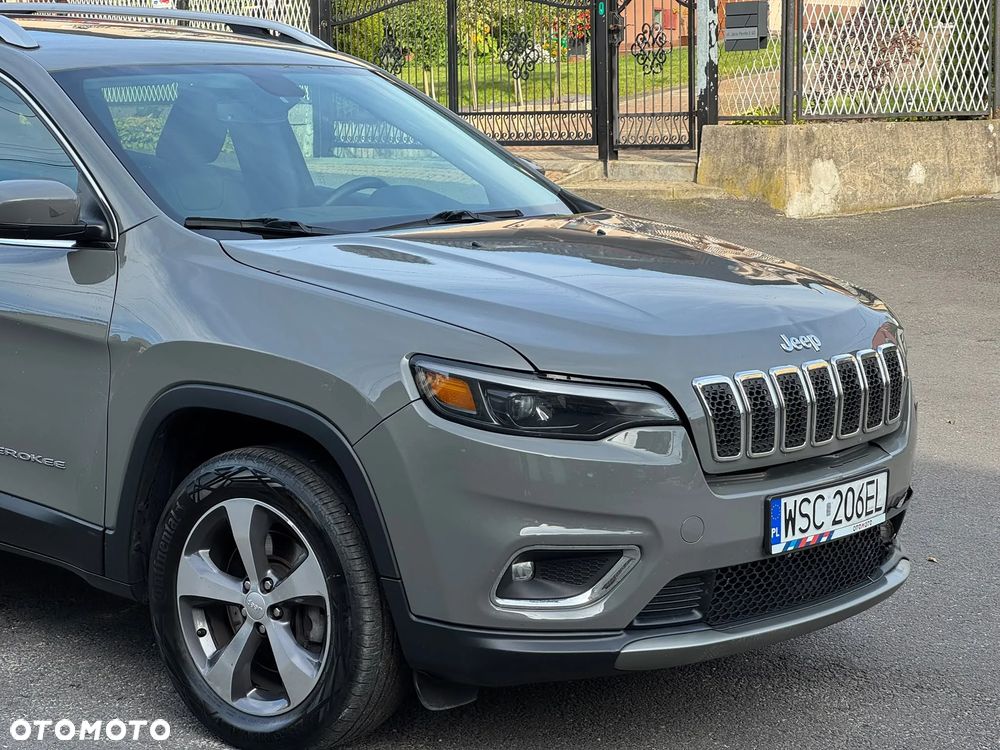 Jeep Cherokee - 23