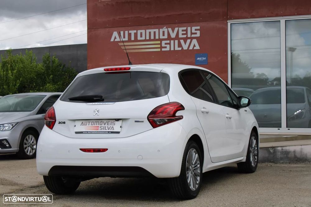 Peugeot 208 1.2 PureTech Style - 12