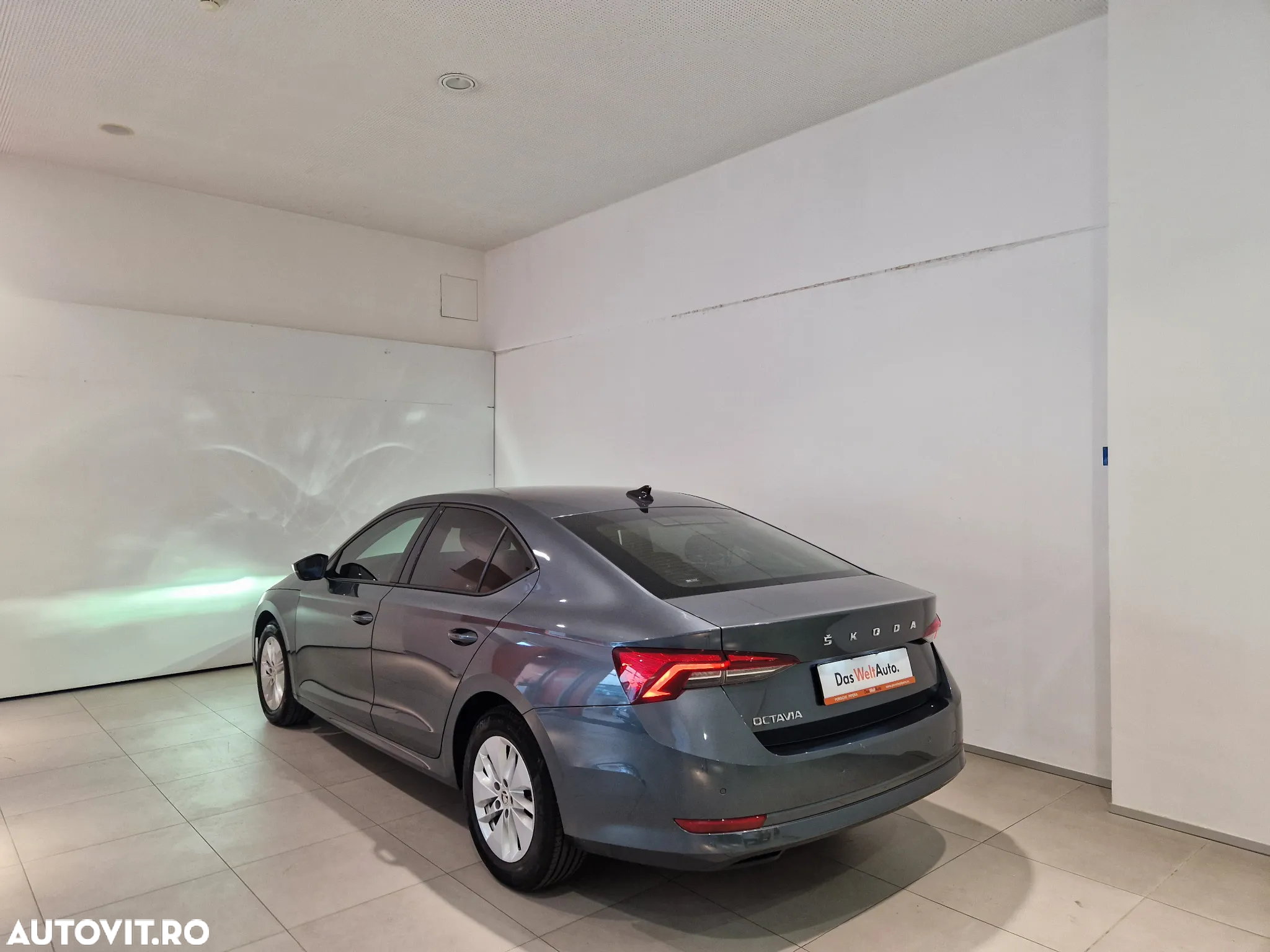 Skoda Octavia 2.0 TDI DSG Ambition - 3