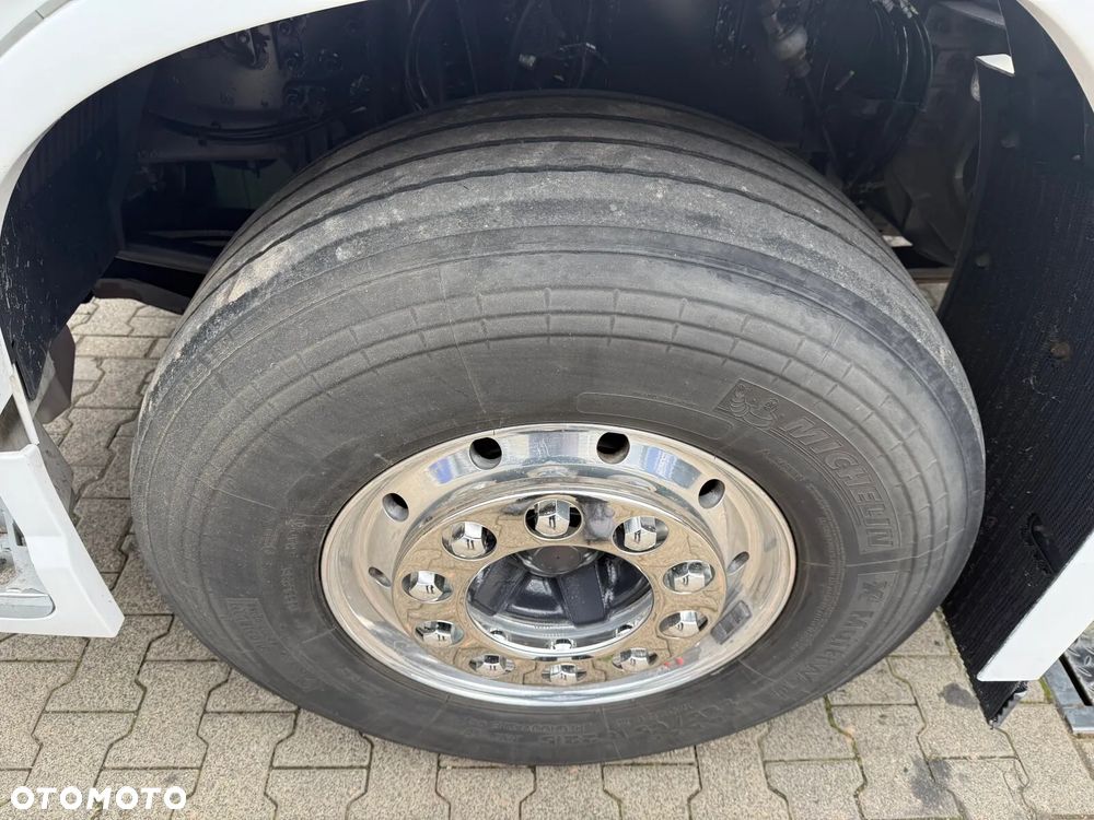 Volvo FH16 650 6x4 EURO6 CIĄGNIK SIODŁOWY Z HYDRAULIKĄ - 25