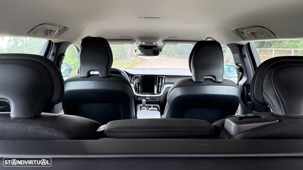 Volvo V60 2.0 T8 AWD TE Momentum - 12