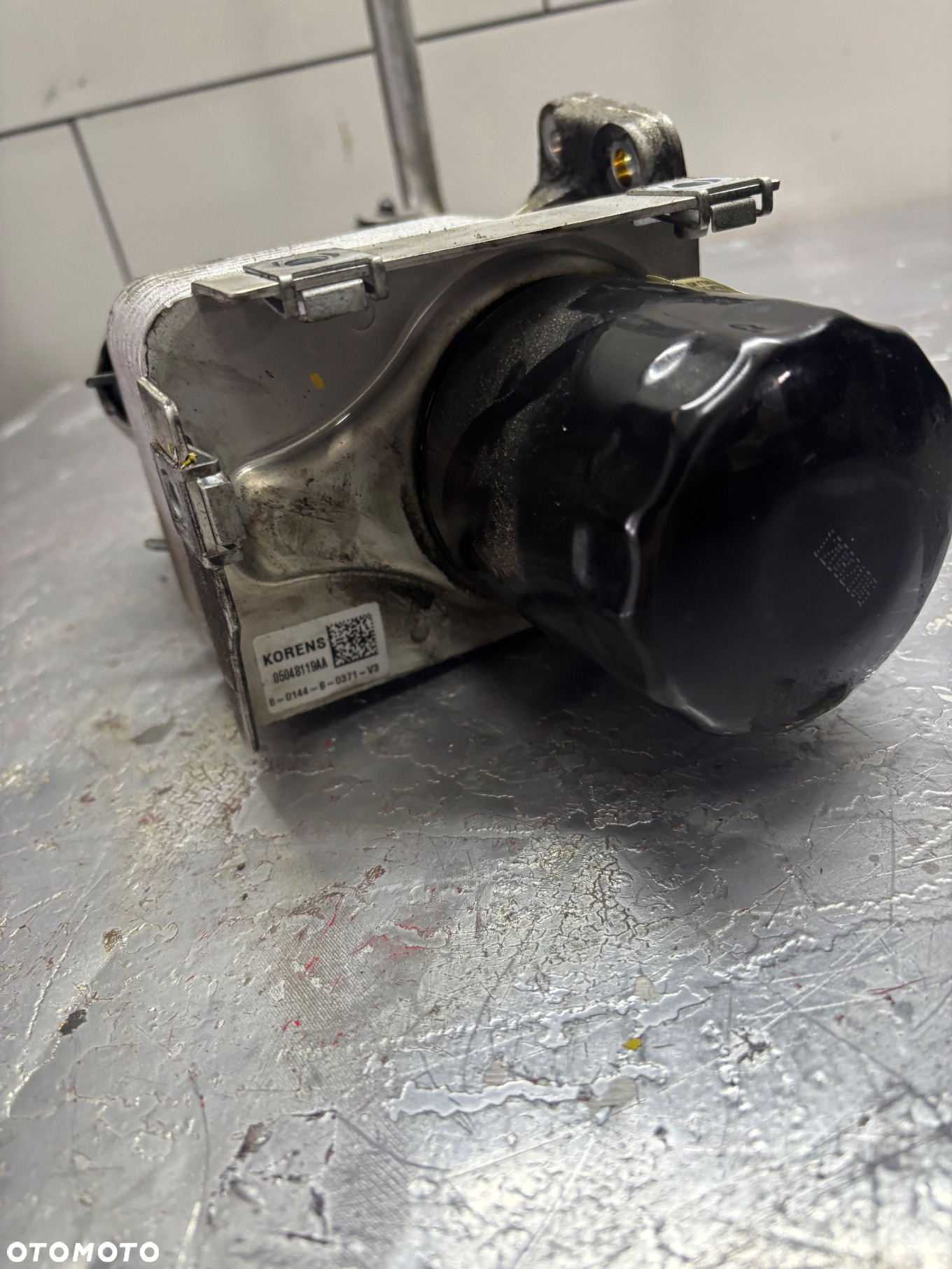JEEP CHEROKEE KL LIFT 2019- 2.4 OBUDOWA CHLODNICA MOCOWANIE FILTRA OLEJU 05048119 - 4