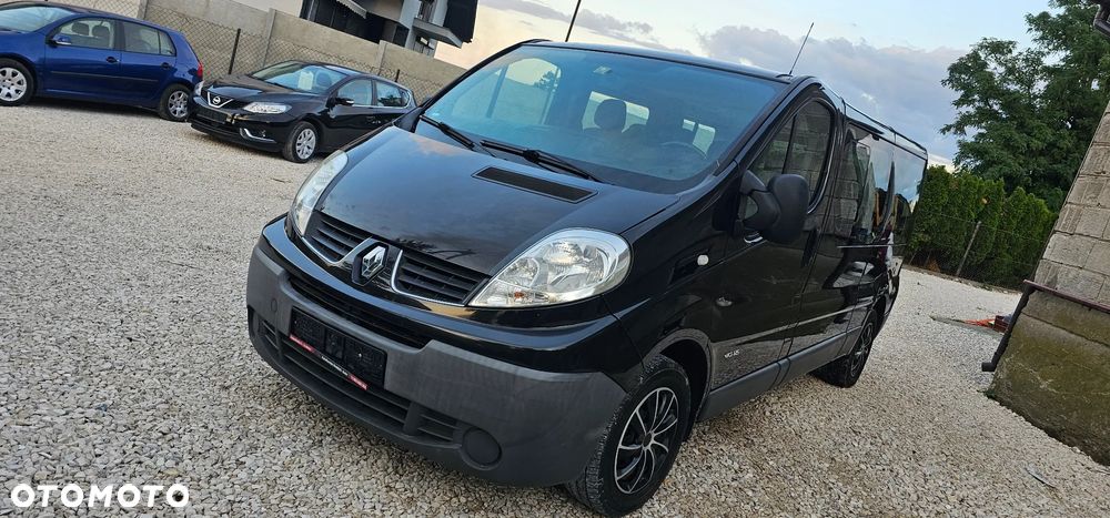 Renault Trafic 2.0 dCi 115 FAP Passenger Black Edition - 2