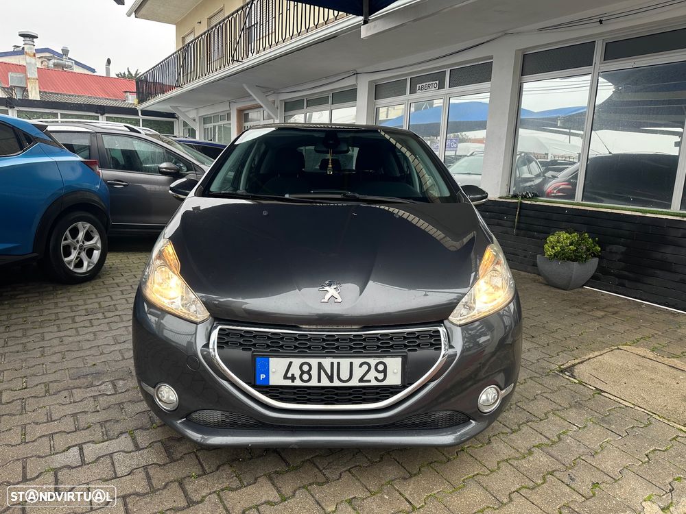 Peugeot 208 1.2 VTi SE Style - 2