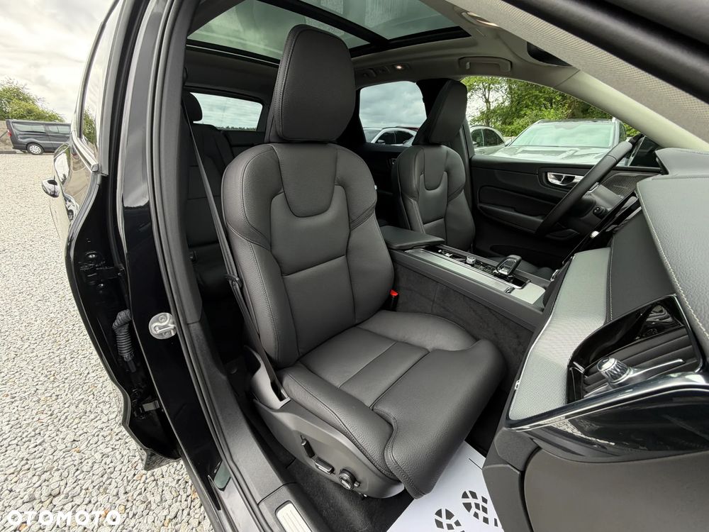 Volvo XC 60 B4 D AWD Ultimate Dark - 34