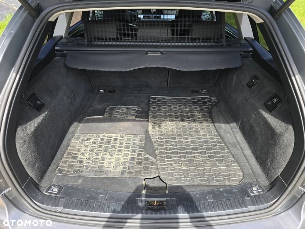 BMW Seria 5 530d xDrive - 7