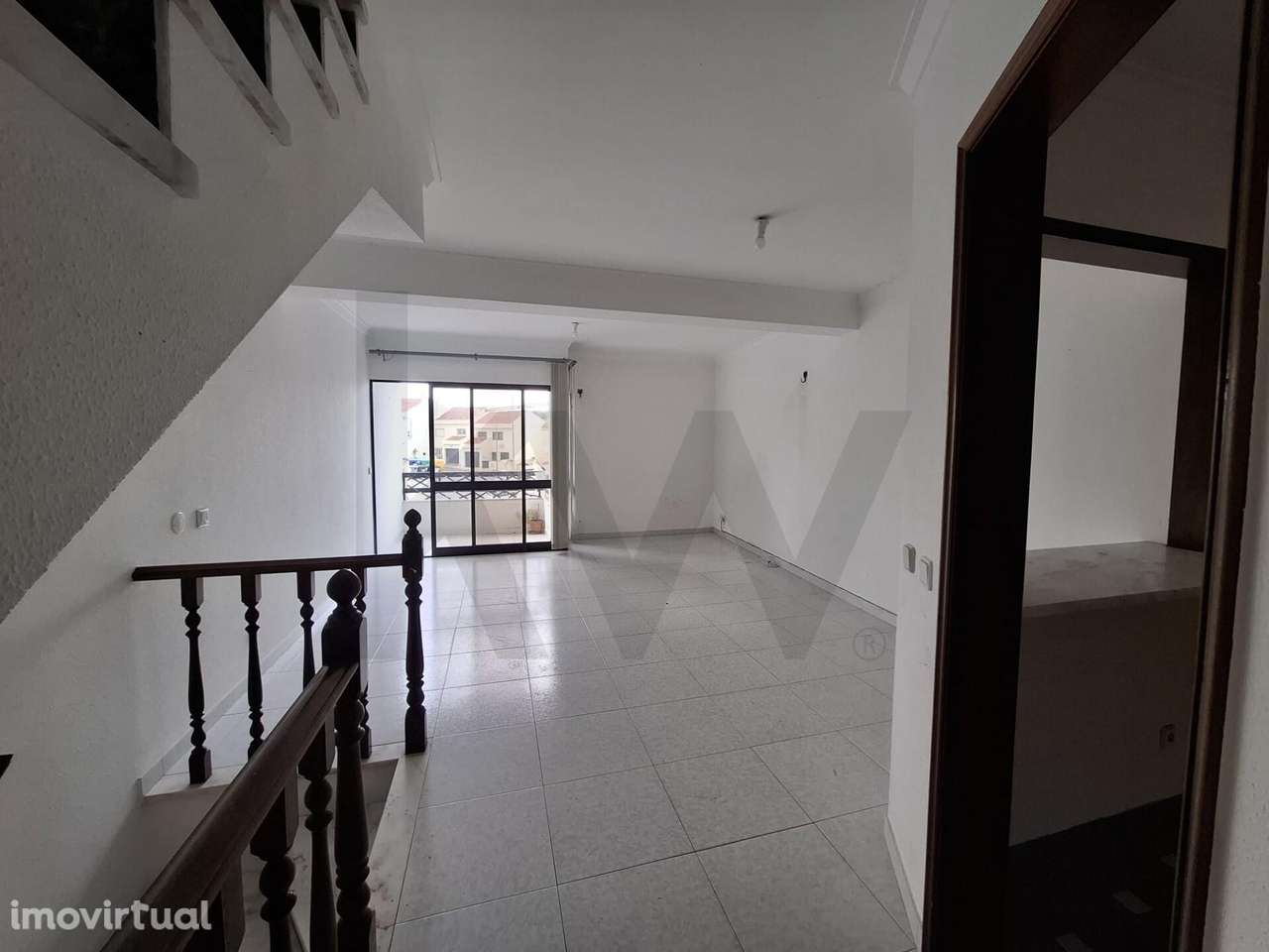 Apartamento T2 Espaçoso junto ao Centro da Ericeira – Arrendamento - Grande imagem: 5/18