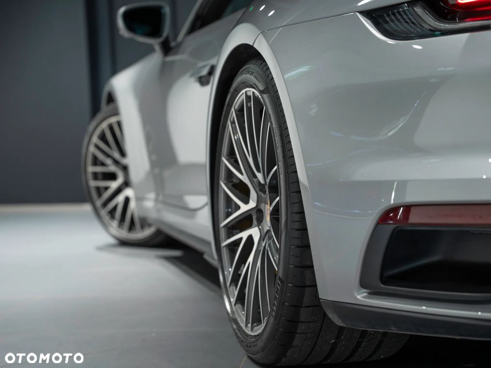 Porsche 911 Turbo S - 15