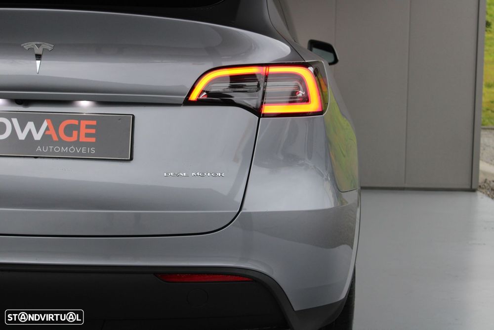 Tesla Model Y Long Range Dual Motor AWD - 25