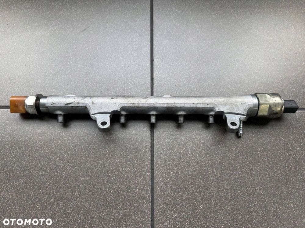 LISTWA WTRYSKOWA 1.6 TDI VW AUDI 03L130089AA - 2